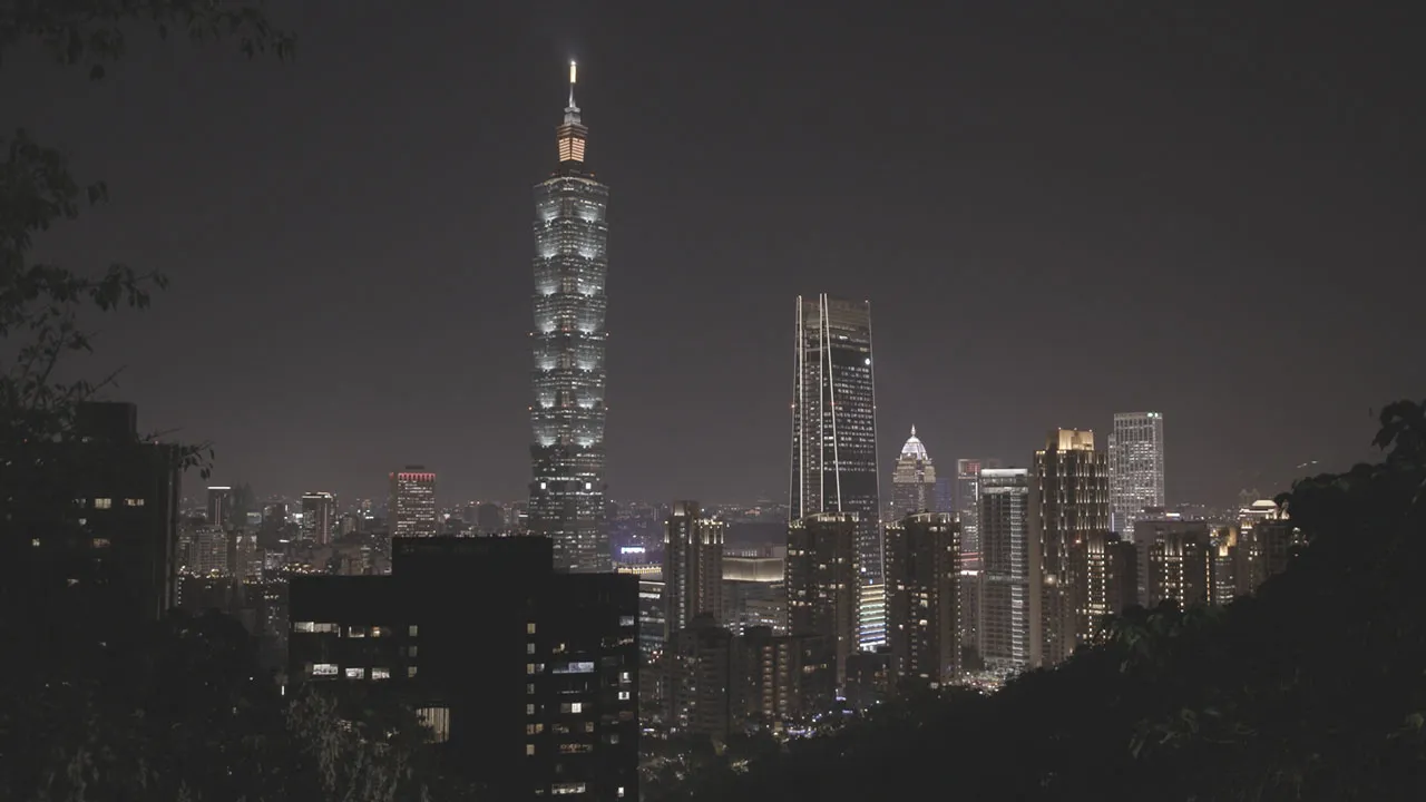 Taiwan vs China: A Fragile Democracy (2020)