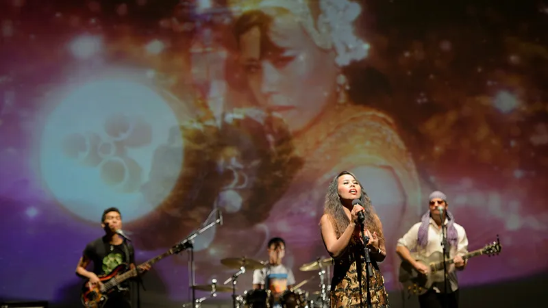 Rocking Cambodia: The Rise of a Pop Diva (2015)